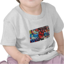 Rot gemalter Herz-Liebe Graffiti Tshirt