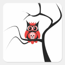 Rote Zuckerschädel-Eule im Baum-Aufkleber