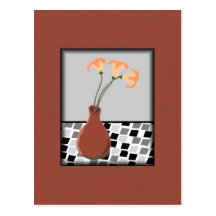 Roter Vase mit Blumen auf einer mit Ziegeln gedeck