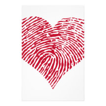 Rotes Herz mit Fingerabdruckmuster Personalisierte Büropapiere