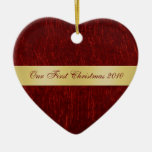 Rotes metallisches Herz unsere erste Weihnachtsver Weihnachtsbaum Ornament