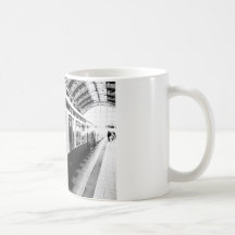 S-Bahn Berlin Schwarz Weiß Fotografie Kaffeehaferl