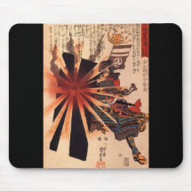 Samurai, der gegen explodierende Muschel verteidig Mousepads