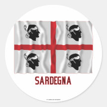 Sardegna wellenartig bewegende Flagge mit Namen Runder Aufkleber