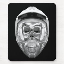 Schädel-Sturzhelm auf Schwarzem Mousepad