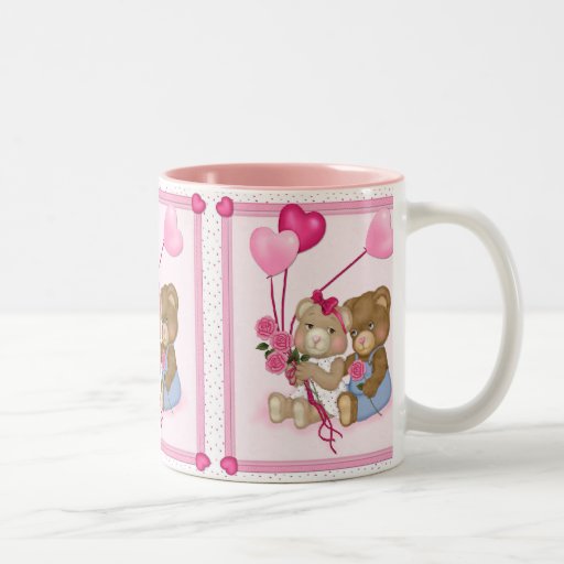 Schatz trägt Becher Tasse