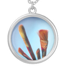 Schmutzige alte Malerpinsel Amulett