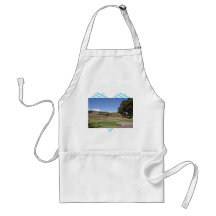 Schöne Gebirgslandschaft Schürze