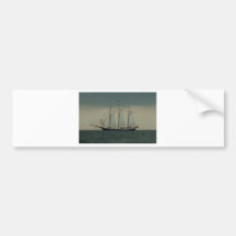 Schooner vor der niederländischen Küste Autoaufkleber