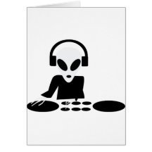 schwarze aliendrehung legt DJ-Ikone ver Karte