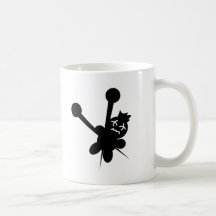 schwarze Voodoopuppen-Nadelfolterung Kaffeetasse