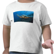 Schwärzen Sie (grüne) Schildkröte (Chelonia agassi Tshirts