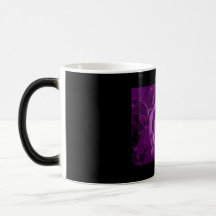 Schwarzer Valentinsgruß-verwandelnder Becher Kaffee Tassen