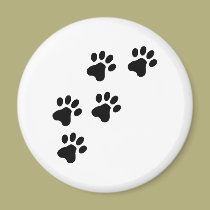 schwarzes niedliches Hundetatzenhündchen magnete