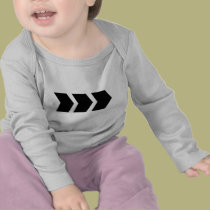 schwarzes Pfeilrecht t-shirts