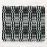 Schwarzes Zickzack auf Grau mousepads