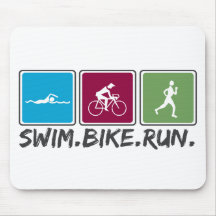 Schwimmenfahrrad laufen gelassen (Triathlon) Mousepads
