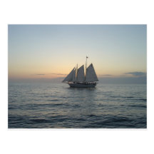 Segelboot an der Sonnenuntergang-Postkarte