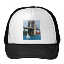 Segelboot durch die Brooklyn-Brücke Retrokultmütze