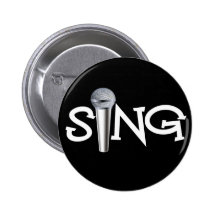 Singen Sie mit Mikrofon Anstecknadelbutton