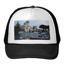 Sirmione Schloss, Südseite, See Garda, Italien Baseballmützen