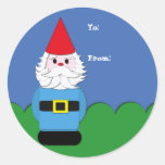 Skandinavischer Gnome im Gras-Geschenk-Umbau Sticker