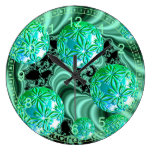 Smaragdsatin-Träume - abstraktes irisches Kleeblat Wanduhr