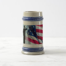 Soldat-begrüßenamerikanische Flagge Kaffeetasse