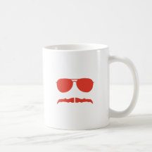 Sonnenbrille und 'stache teetassen