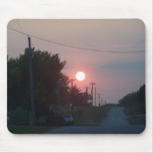 Sonnenuntergang auf Sturzhelm-Straße Mousepad