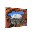 Spiess-Spitze gesehen durch Schlüsselloch-Felsform Gespannte Galerie Drucke