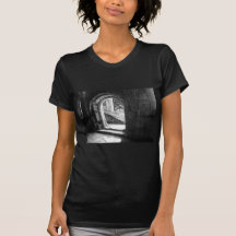 Stein-Treppe-in-Brunnenabtei Shirts