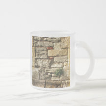 Steinwand. Mit kleiner Anlage Teetasse