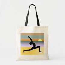 Strand-Yoga-Frau, die Silhouette-Budget-Taschen-Ta