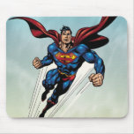 Supermann springt aufwärts mousepads