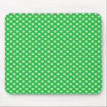Tatzen-Drucke auf Grün mousepads