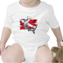 Tauchenflagge mit Hammerhai Haifischtaucher unten Babybody