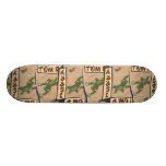 Tom und Jerry auf einer TAN-Couch skateboards