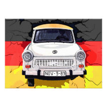 Trabant-Auto und deutsche Flagge, Berliner Mauer Personalisierte Ankündigungskarte