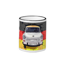 Trabant-Auto und deutsche Flagge, Berliner Mauer Tee Tasse