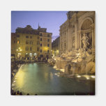 Trevi-Brunnen nachts, Rom, Lazio, Italien Magnete