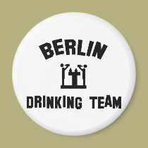 trinkendes Team Berlins magnete