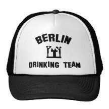 trinkendes Team Berlins Netzkappen