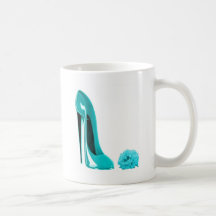 Türkis-Stilett-Schuh und Rose Teetasse