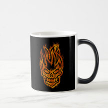 Verwandelnder Becher lodernder Schädel-Halloweens Kaffee Tassen