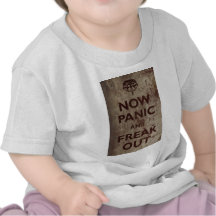 Vintag jetzt versetzen Sie in Panik u. flippen Sie T-shirt