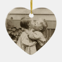 Vintage Liebe Romance, küssende Kinder, erster Kus Weinachtsornamente