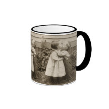 Vintage Liebe Romance, küssende Kinder, erster Kus Kaffee Tassen