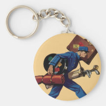 Vintager Bellhop in der Uniform und in tragendem G Schlüsselbänder