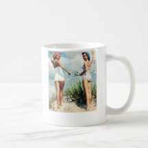 Vintager Retro Frauen-60er, der Strand-Mädchen sur Kaffeehaferl